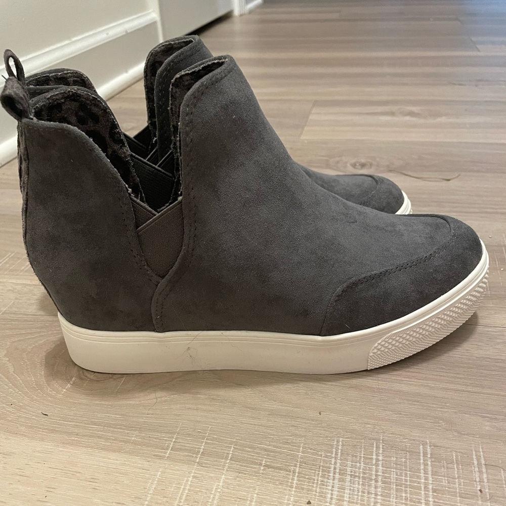 Very G Grey Cheetah Wedge Shoe